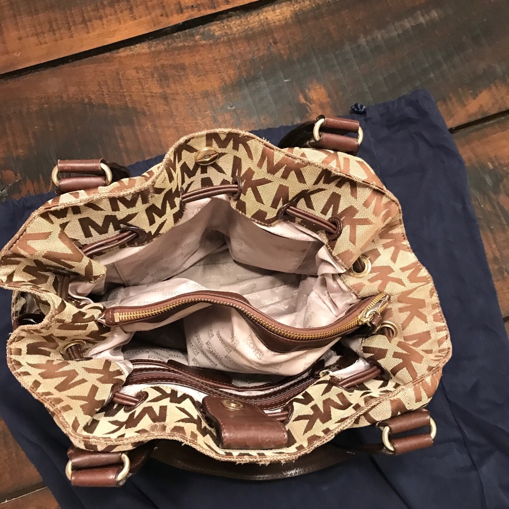 Michael Kors tote with dust cover